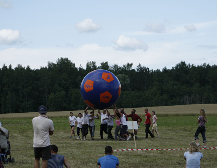 Uzņēmumu sporta spēles peintbola un lāzertag parkā PIF PAF